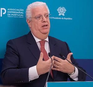 Exportações: “Portugal paga impostos a mais. As empresas estão atulhadas”